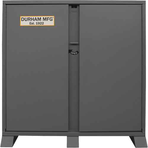 [UAI847] Armoire de rangement avec tablettes pour le chantier (UAI847)